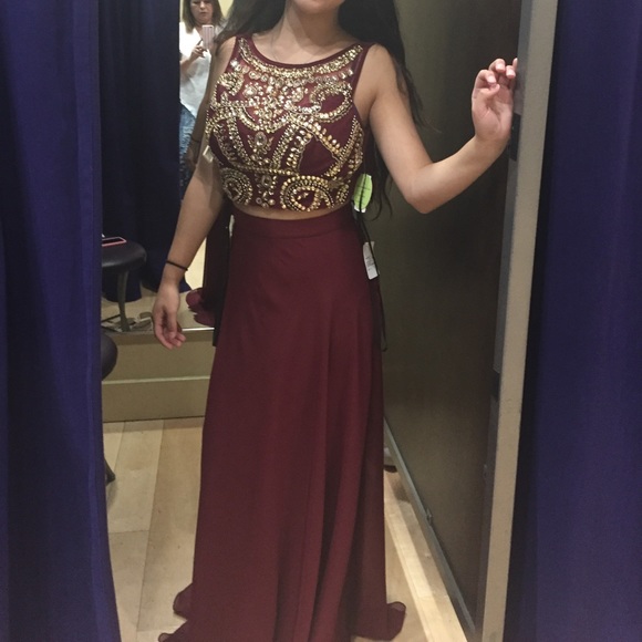 Formal Dress - Picture 1 of 1